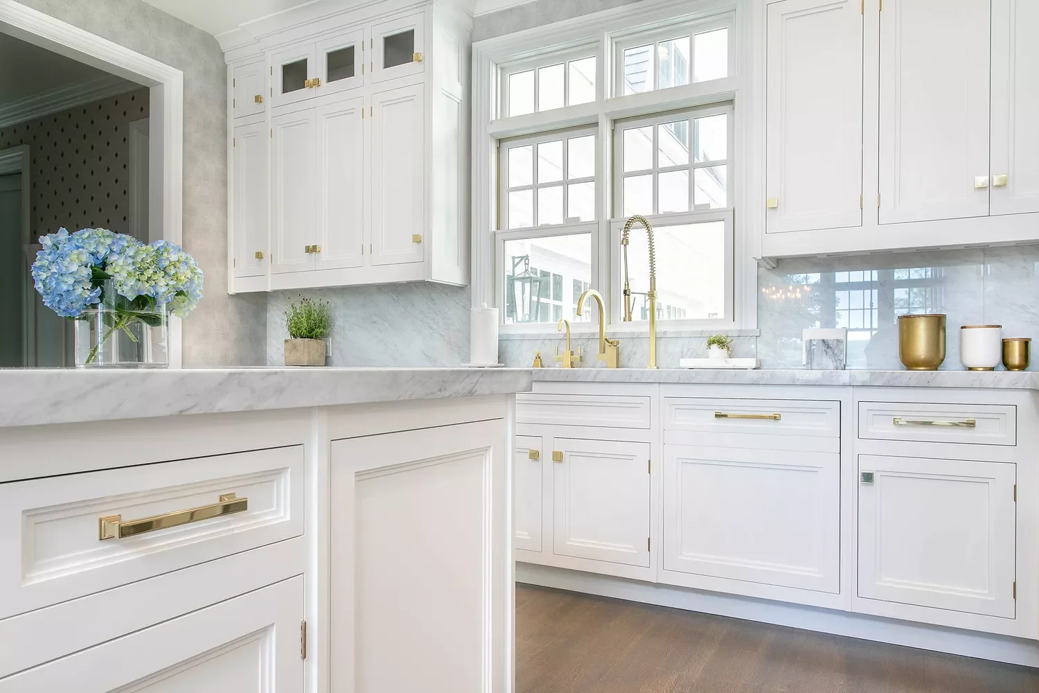35 Stunning White and Gold Kitchen Designs for Ultimate Luxury Custom White and Gold Kitchen