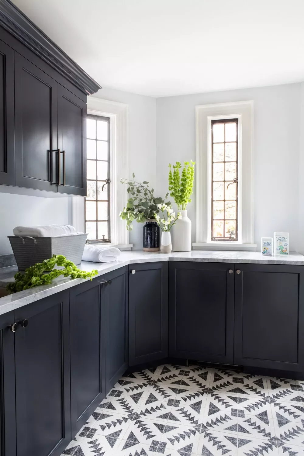 57 Creative Laundry Room Ideas That'll Make You Actually Enjoy Doing Chores Customize Cabinets
