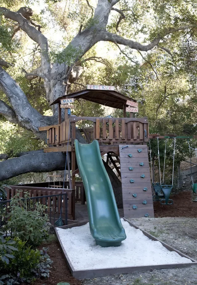 28 Amazing Treehouse Design Ideas That Will Transform Your Backyard 4 Customize a Tree Fort