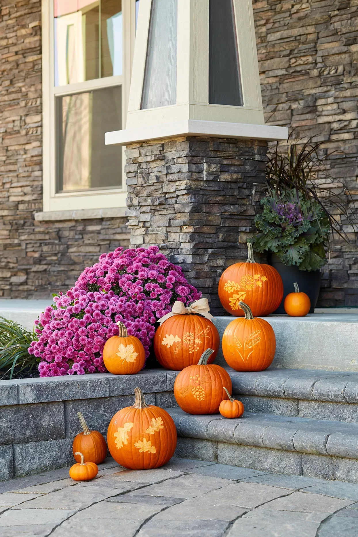 31 Spooky Halloween Front Porch Decorating Ideas for Fall 30 Cute Halloween Porch Decor