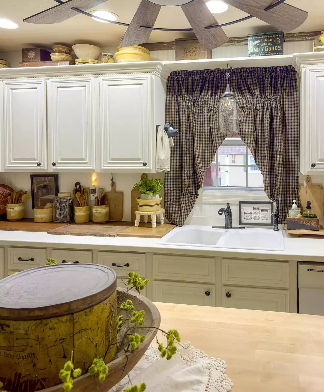 32 Charming Country Kitchen Ideas That'll Make You Never Want to Leave Your Cooking Space 11 DIY Curtains