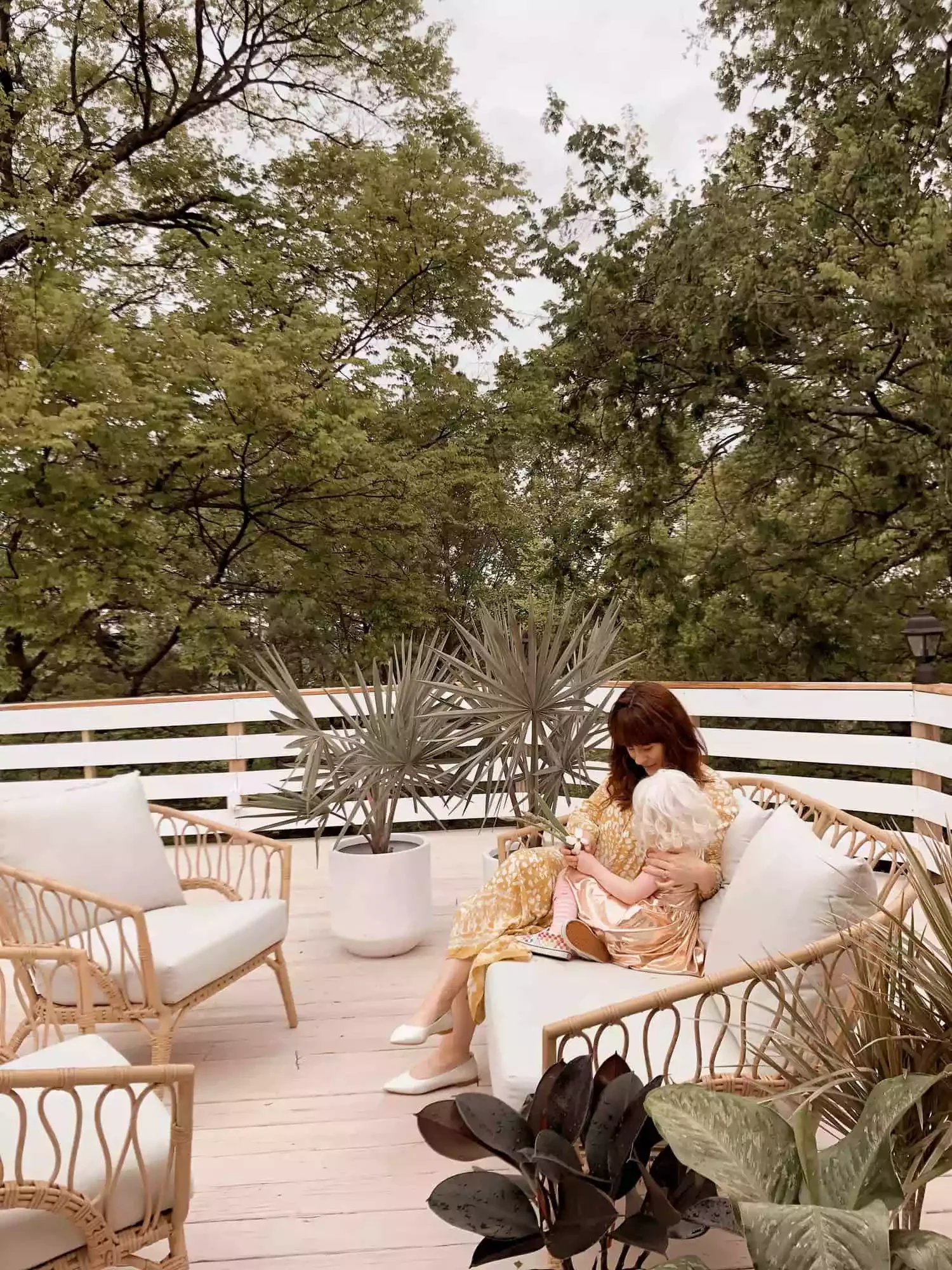 33 Stunning Deck Railing Ideas That Will Transform Your Outdoor Space 16 DIY Deck Railing