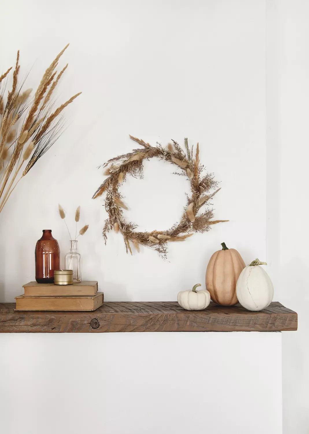 66 Beautiful Fall Wreath DIY Ideas to Welcome Autumn Into Your Home 14 DIY Dried Grass Fall Wreath
