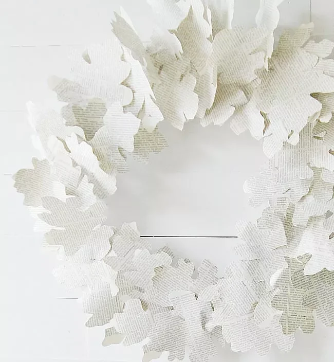 66 Beautiful Fall Wreath DIY Ideas to Welcome Autumn Into Your Home 21 DIY Fall Book Page Wreath