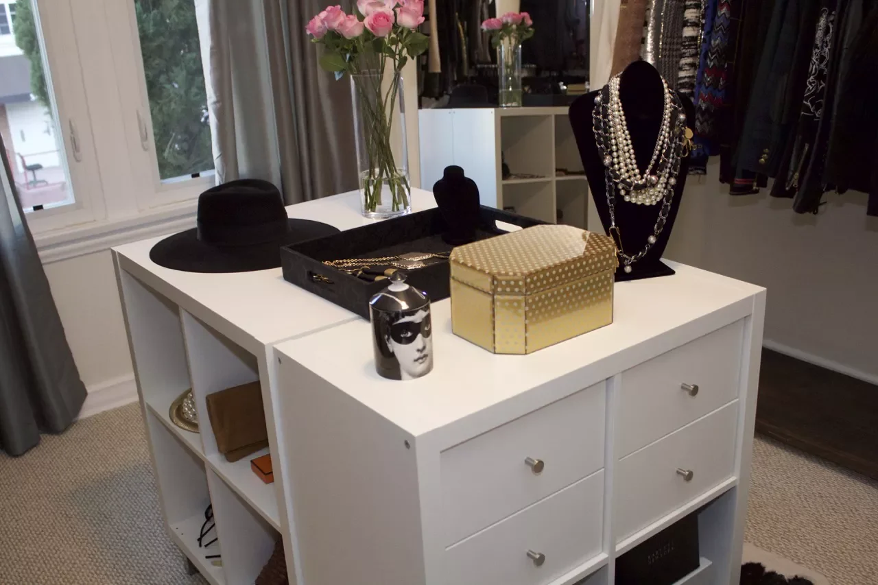 23 Walk-In Closet Island Ideas That Will Transform Your Dressing Room DIY IKEA Creation