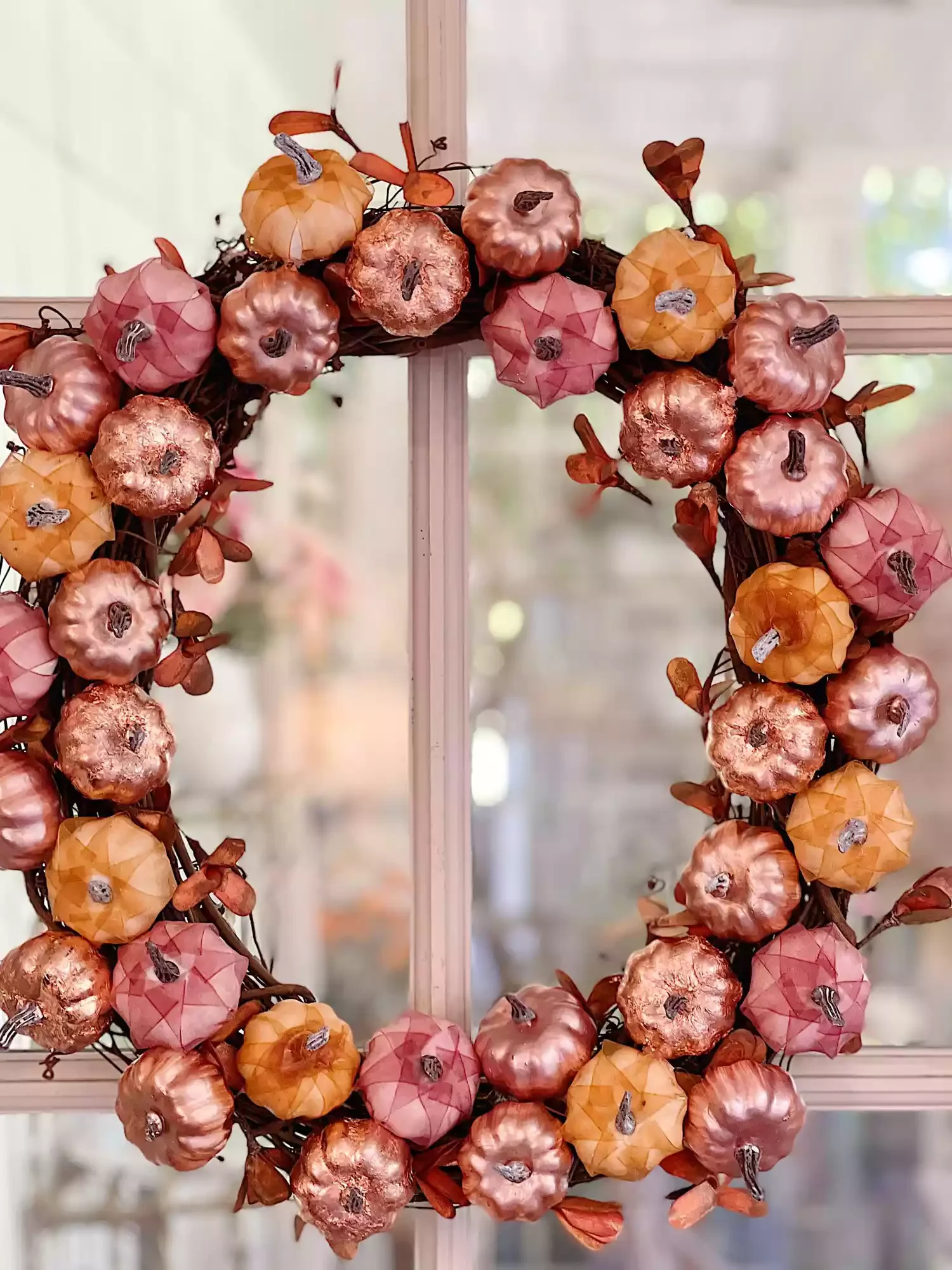 66 Beautiful Fall Wreath DIY Ideas to Welcome Autumn Into Your Home 38 DIY Mini Pumpkin Wreath