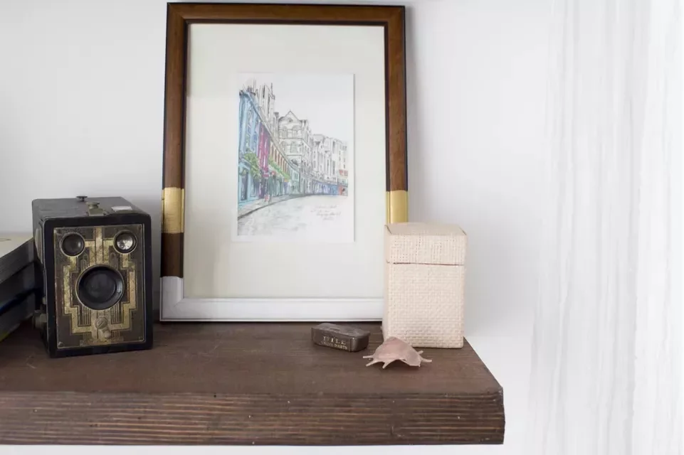 20 Creative DIY Picture Frame Projects to Transform Your Home 14 DIY Painted Picture Frame