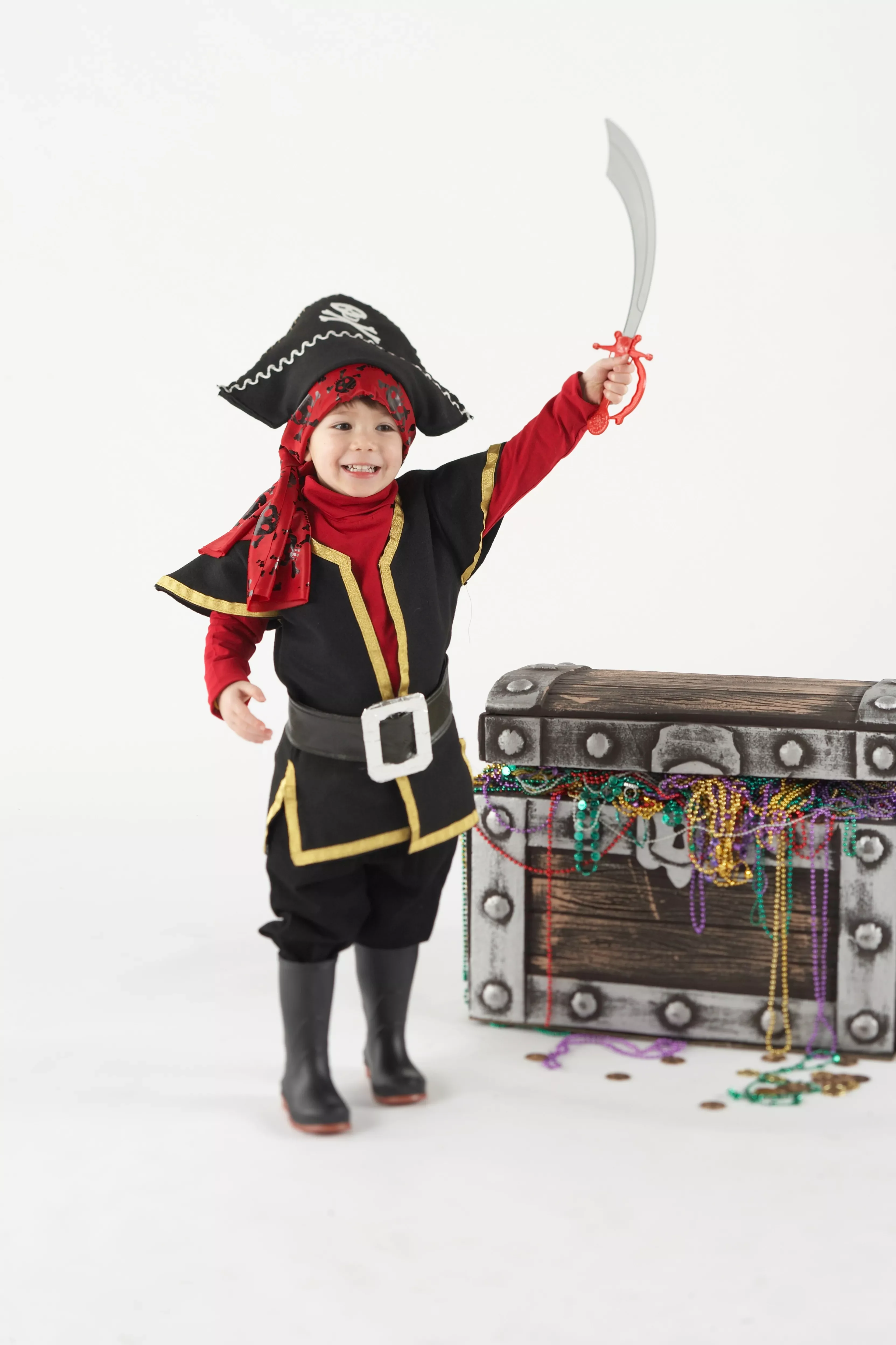 31 Handmade Halloween Costume Ideas for Kids to Wear While 30 DIY Pirate Costume