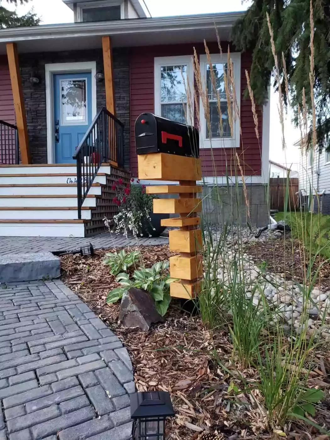 DIY Scrapwood Mailbox