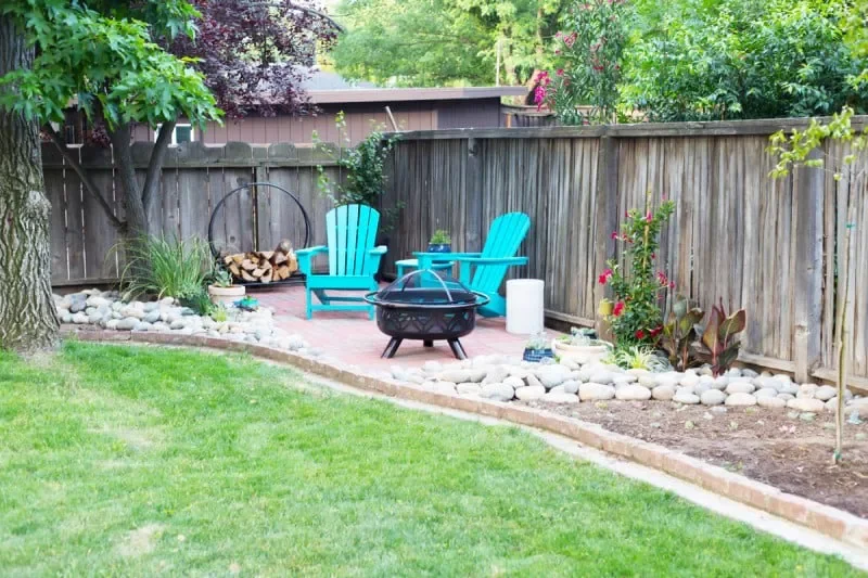 57 Stunning Backyard Transformation Ideas to Create Your Perfect Outdoor Retreat DIY Side Patio