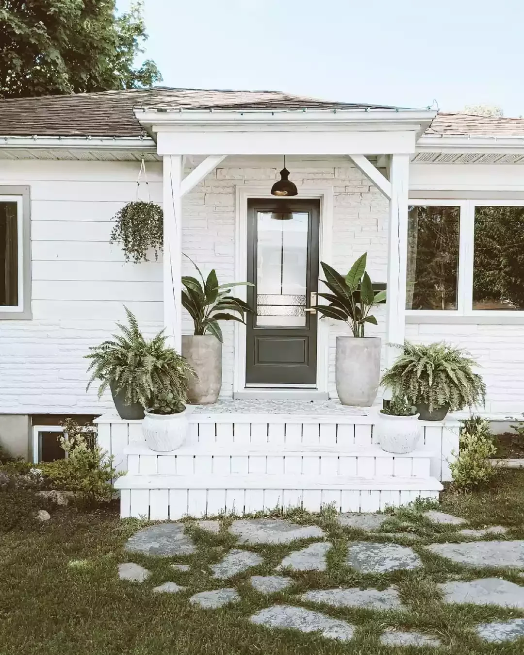 82 Stunning Front Yard Landscaping Ideas to Transform Your Home's Curb Appeal This Spring DIY Slate Walkway