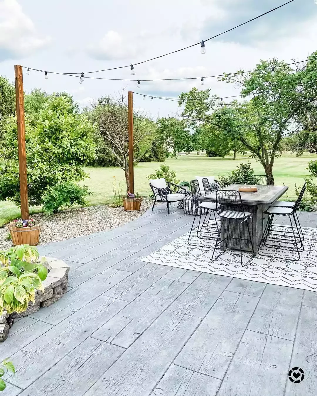 30 Beautiful Ways to Transform Your Patio with String Lights 7 DIY Some Planters