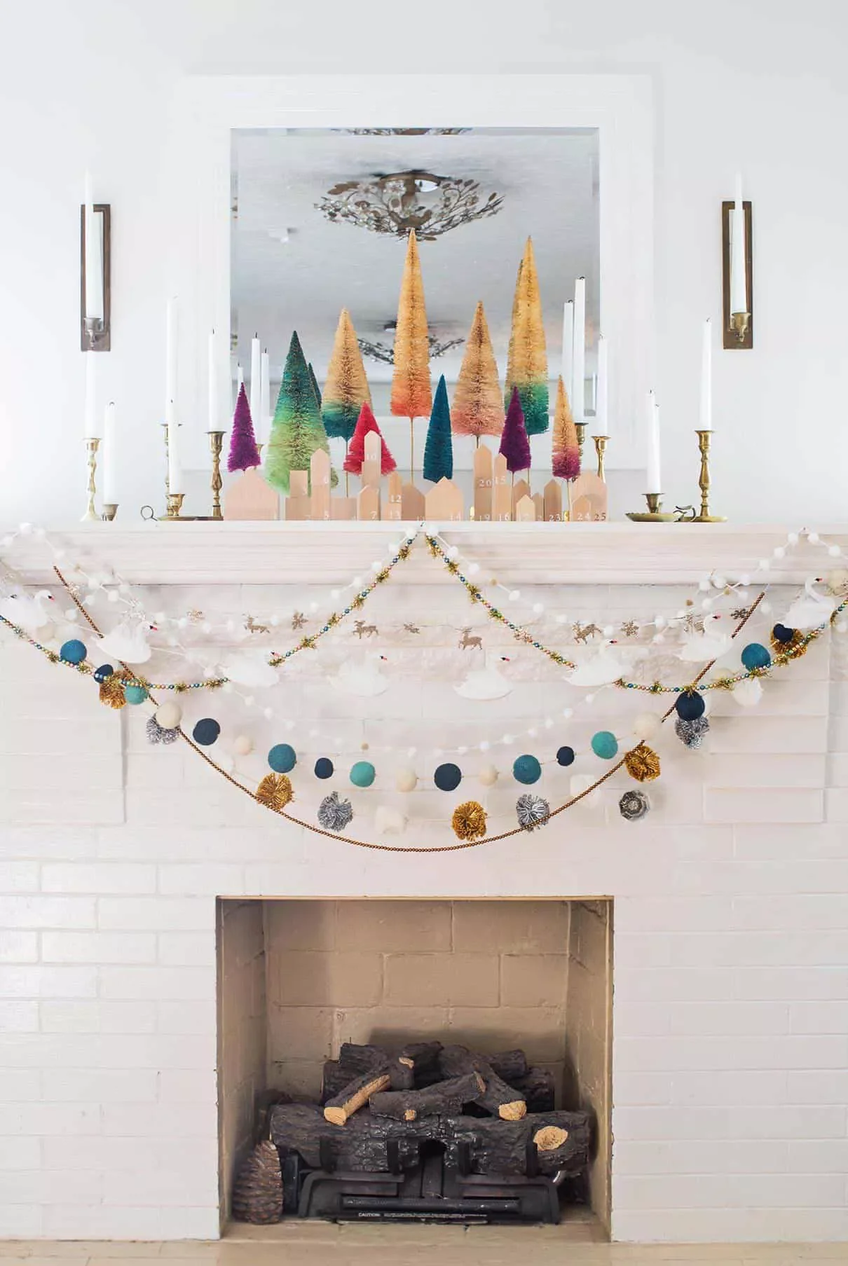 61 Stunning DIY Christmas Garland Ideas to Transform Your Holiday Decor 37 DIY Swan Christmas Garland