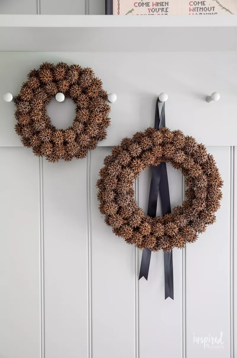 66 Beautiful Fall Wreath DIY Ideas to Welcome Autumn Into Your Home 9 DIY Sweetgum Balls Wreath