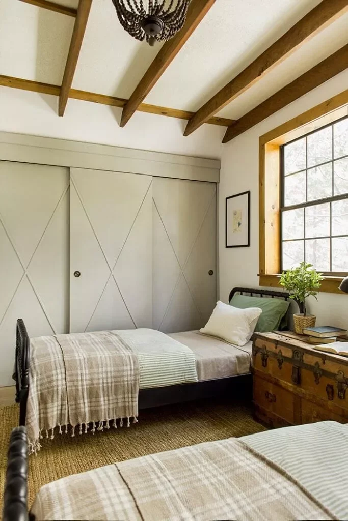 26 Creative DIY Closet Door Makeovers That Transform Your Space 6 DIY Trim Door