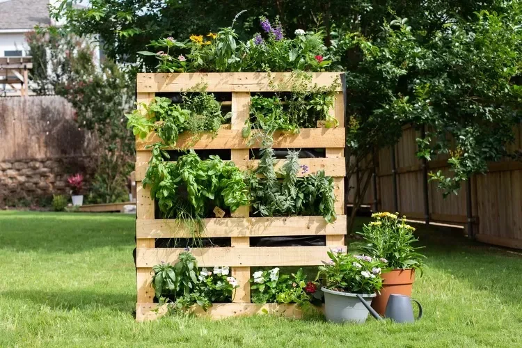 10 Raised Garden Bed Ideas That Maximize Small Spaces DIY Vertical Garden