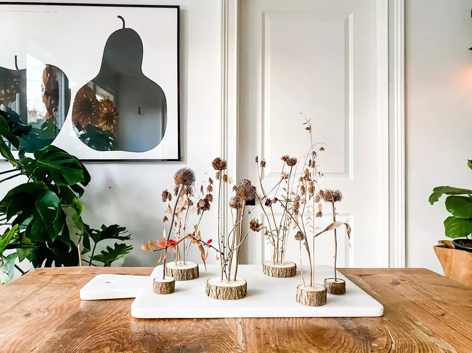78 Beautiful Fall Table Decorating Ideas to Transform Your Seasonal Celebrations 54 DIY a Foraged Centerpiece