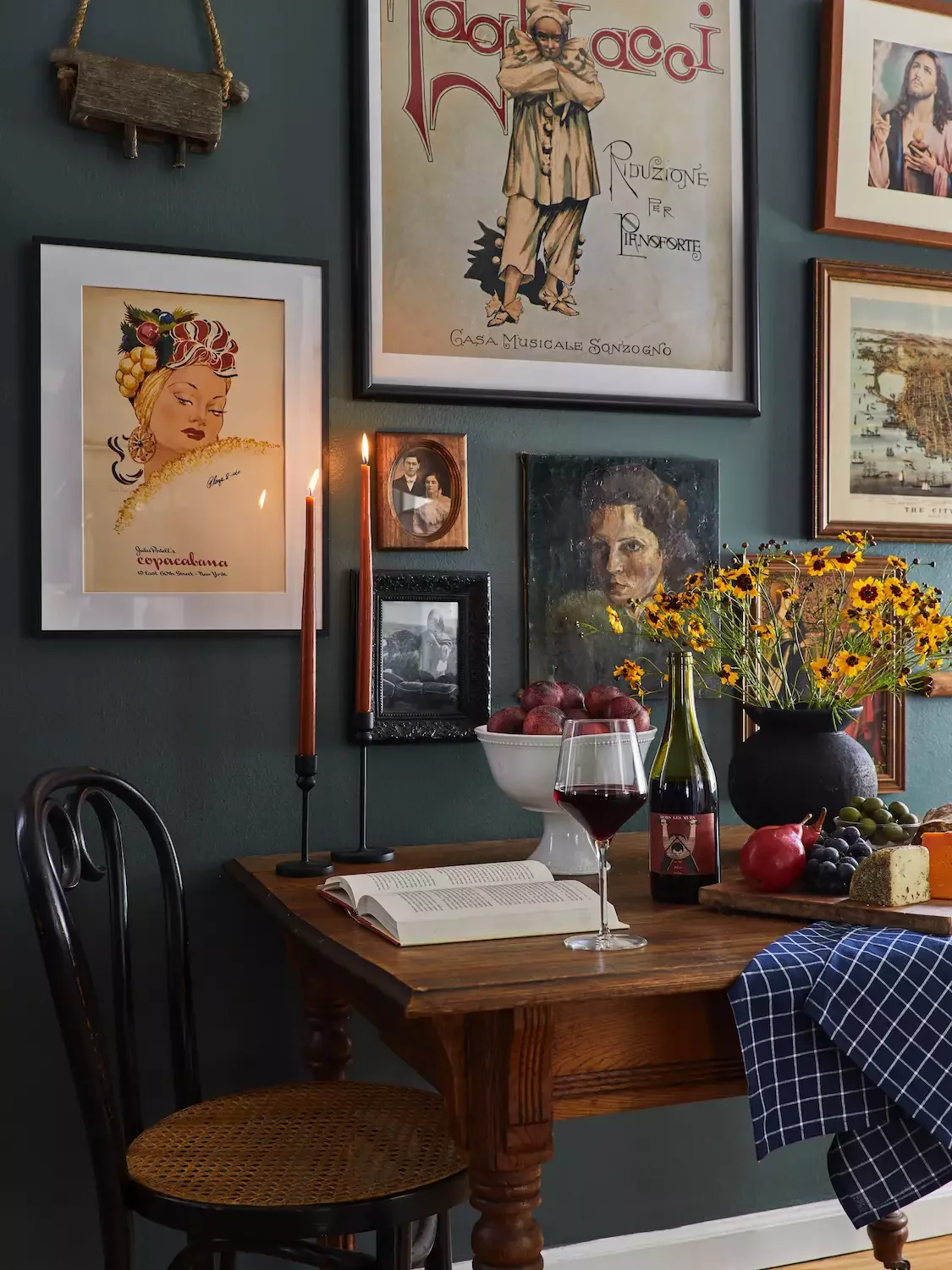 38 Creative Dining Room Wall Decor Ideas That Will Transform Your Space 23 Darken the Background