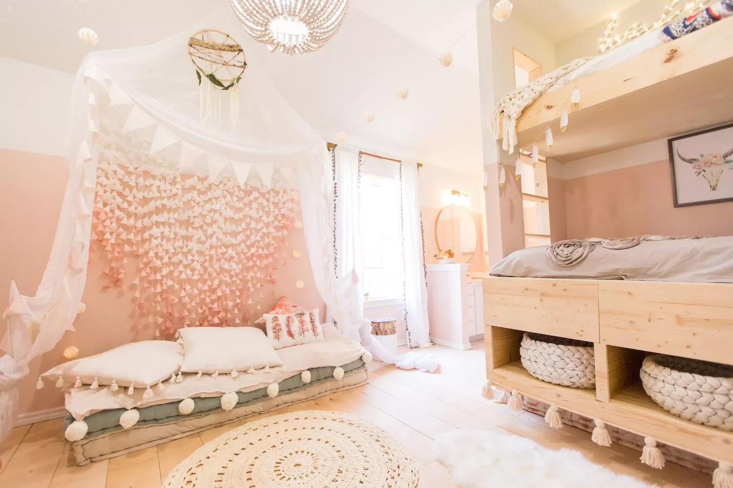37 Stunning Canopy Bed Ideas to Transform Your Bedroom 35 Daybed Canopy