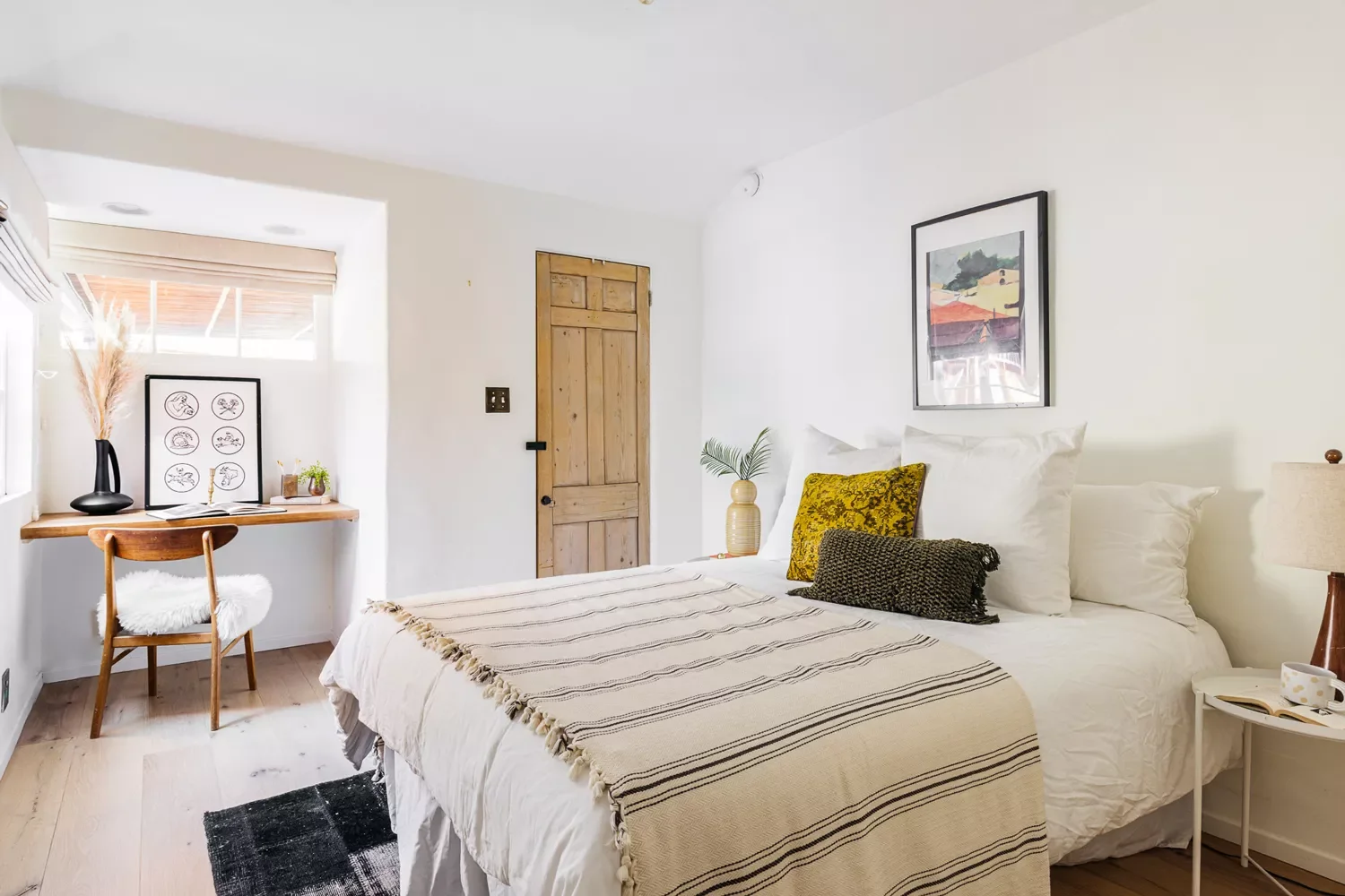 22 Peaceful and Expert-Approved Bedroom Arrangement Ideas 6 Decide the Bedroom