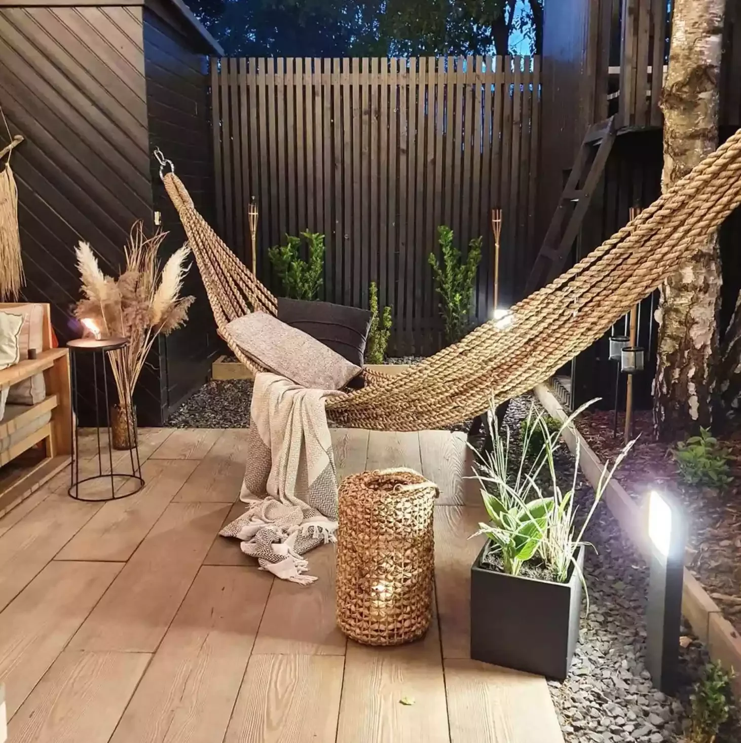 22 Creative Small Deck Ideas to Transform Your Outdoor Space This Summer 6 Deck With Hammock