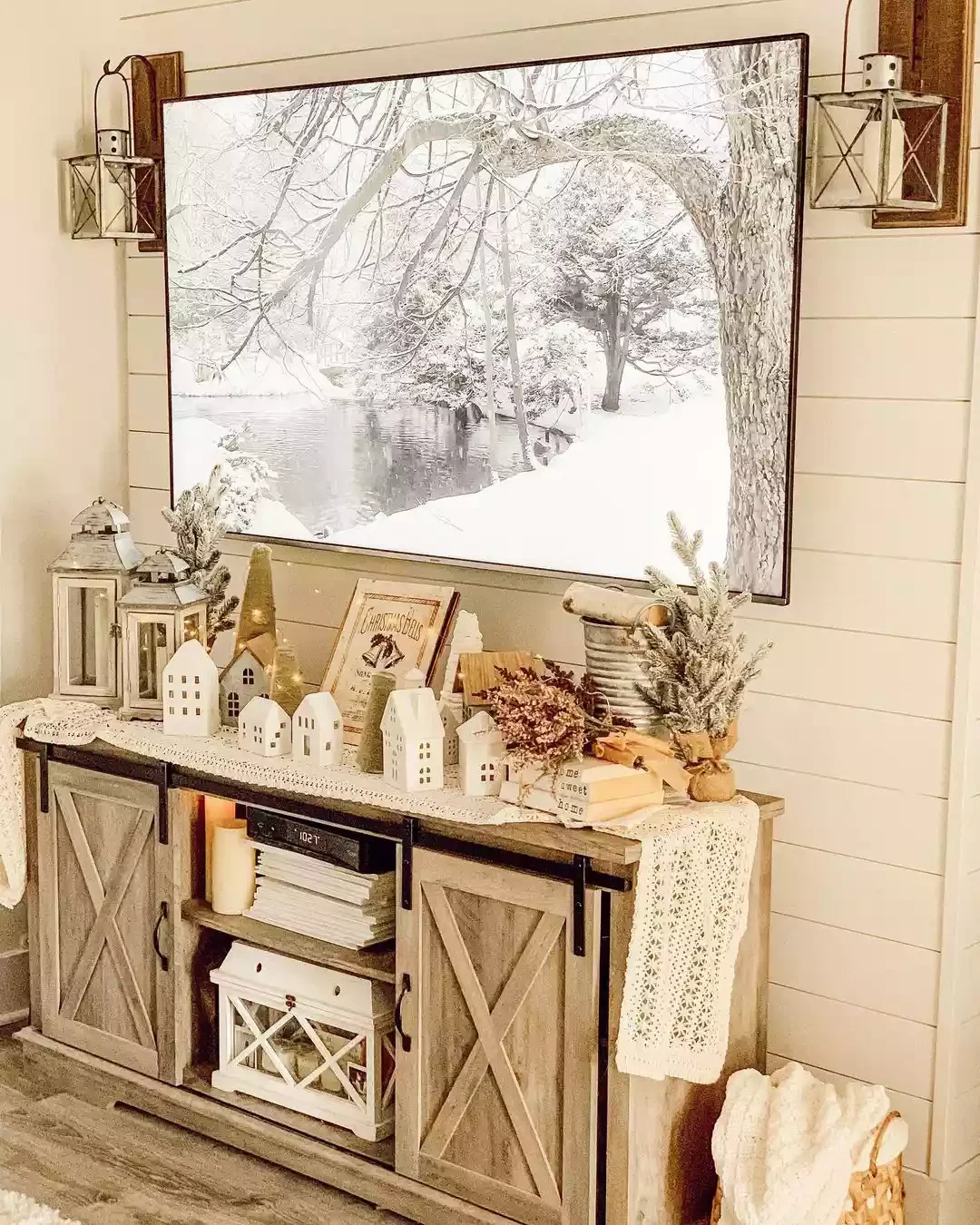 22 Beautiful Ways to Style Your Farmhouse TV Stand That'll Transform Your Space 10 Deck the Halls
