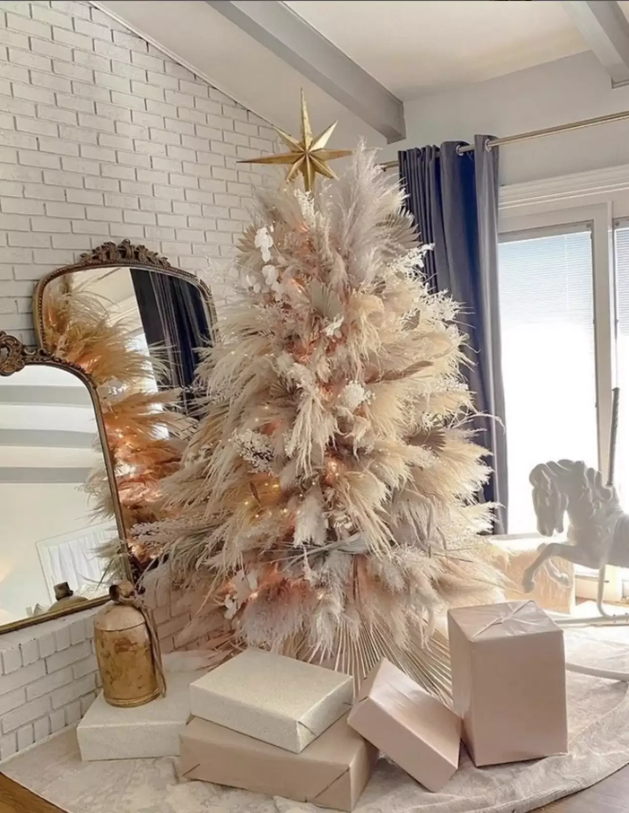 19 Stunning Pampas Grass Christmas Tree Ideas for Your Boho Holiday Style 5 Decorate With Dried Florals
