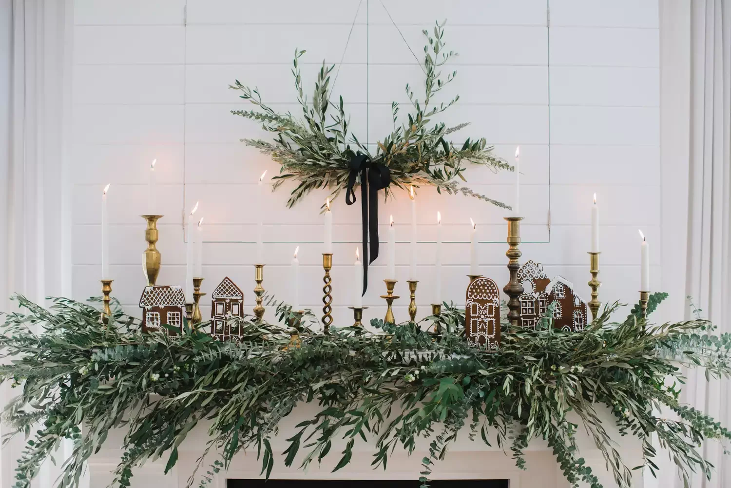 56 Magical Christmas Mantel Decorating Ideas to Transform Your Holiday Home 12 Decorate With Gingerbread