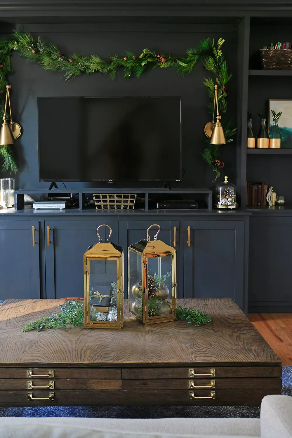 115 Stunning Christmas Decorating Ideas to Transform Your Home This Holiday Season Decorate With Lanterns