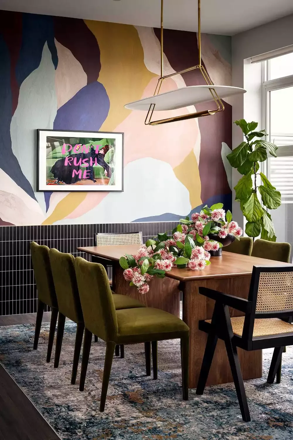 98 Stunning Dining Room Ideas to Transform Your Entertainment Space Decorate With a Wall Mural