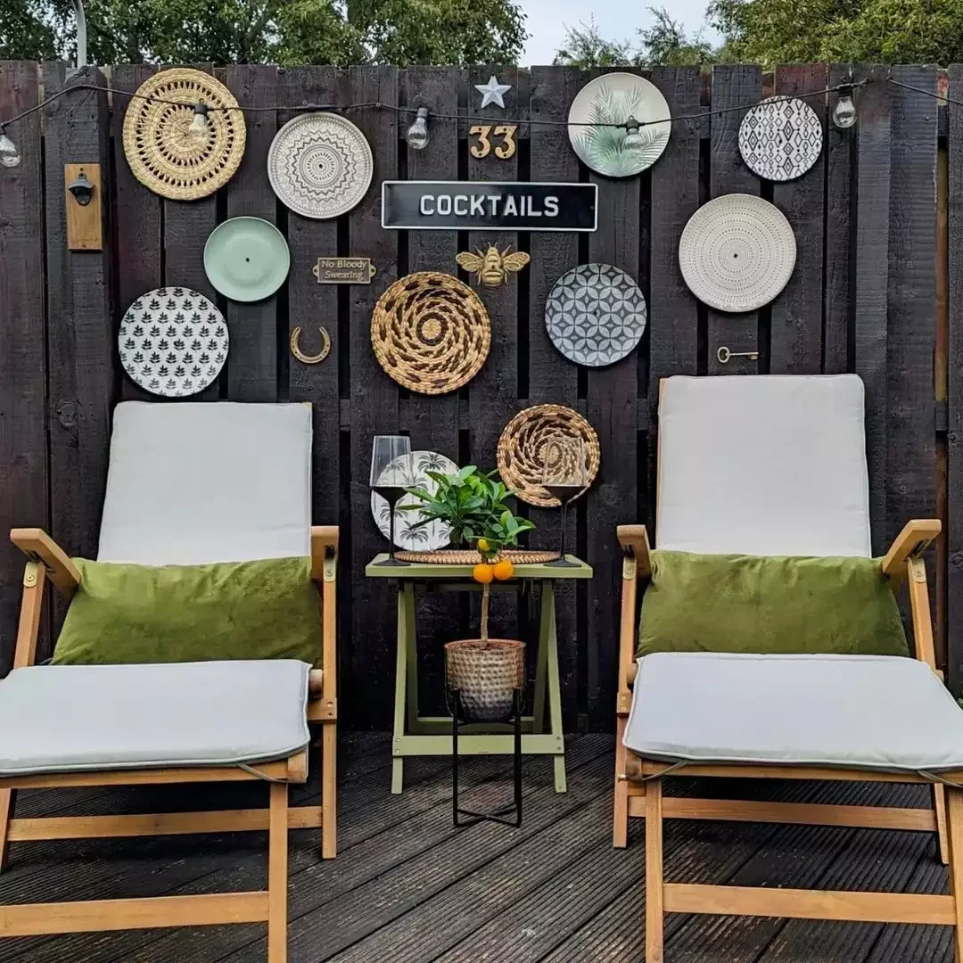 37 Budget Backyard Ideas That Create a Stunning Retreat Decorate Your Fence