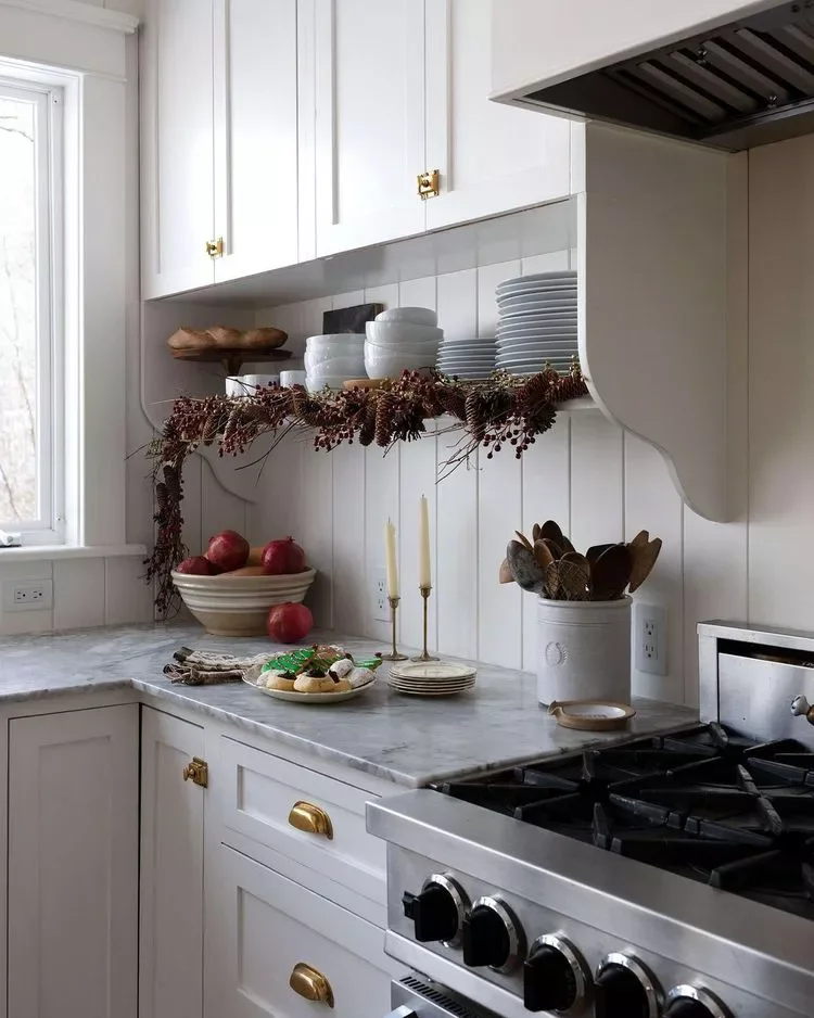 40 Effortless Modern Fall Decorating Ideas That Feel Just Right 7 Decorate Your Open Shelves With Fall Garlands