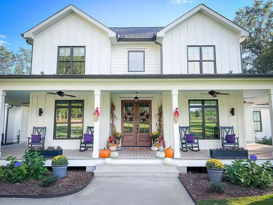 52 Autumn Front Porch Ideas That Will Transform Your Home's Entrance This Fall 41 Decorate Your Porch Pillars