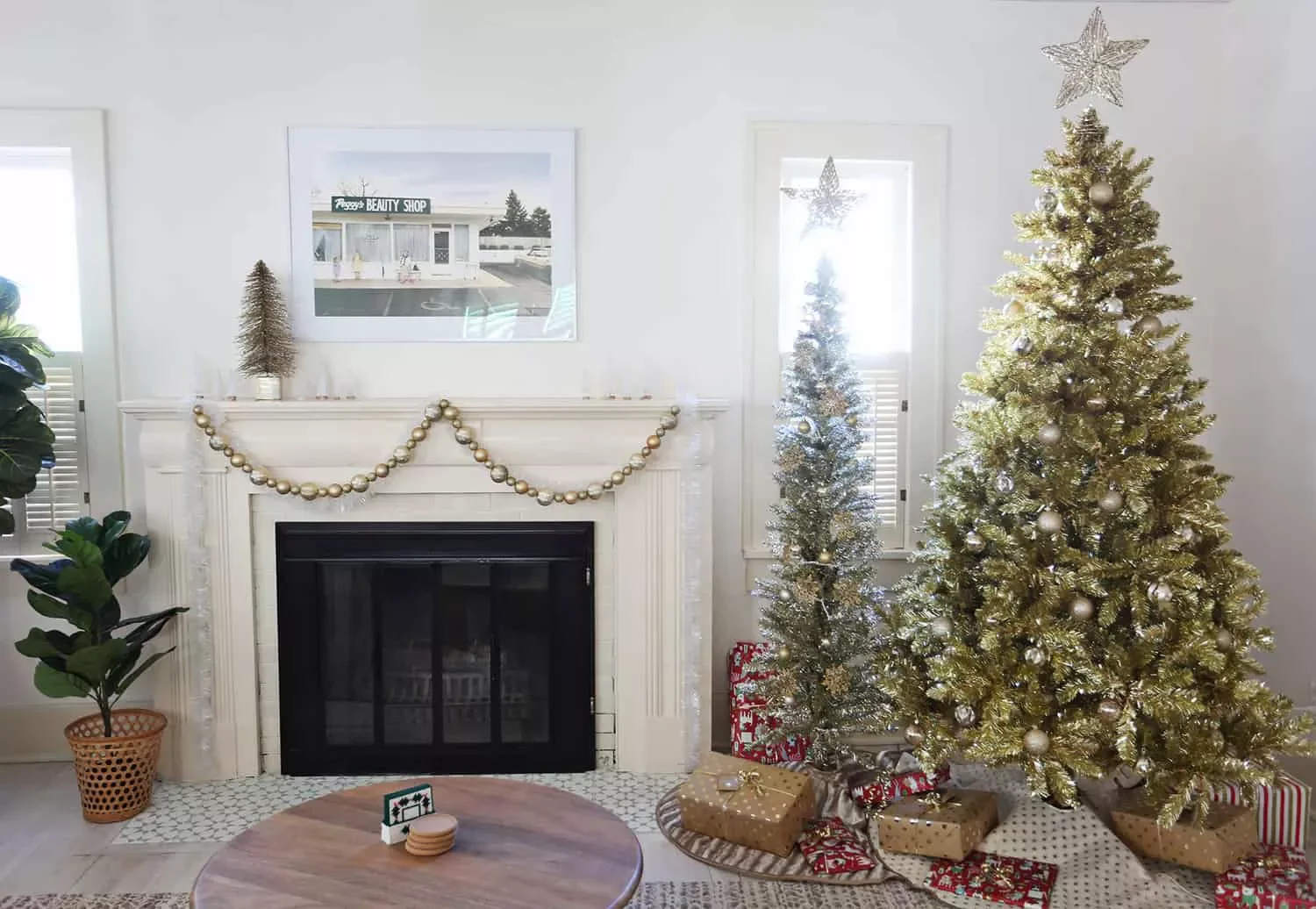 56 Magical Christmas Mantel Decorating Ideas to Transform Your Holiday Home 50 Decorate a Mantel With Gold