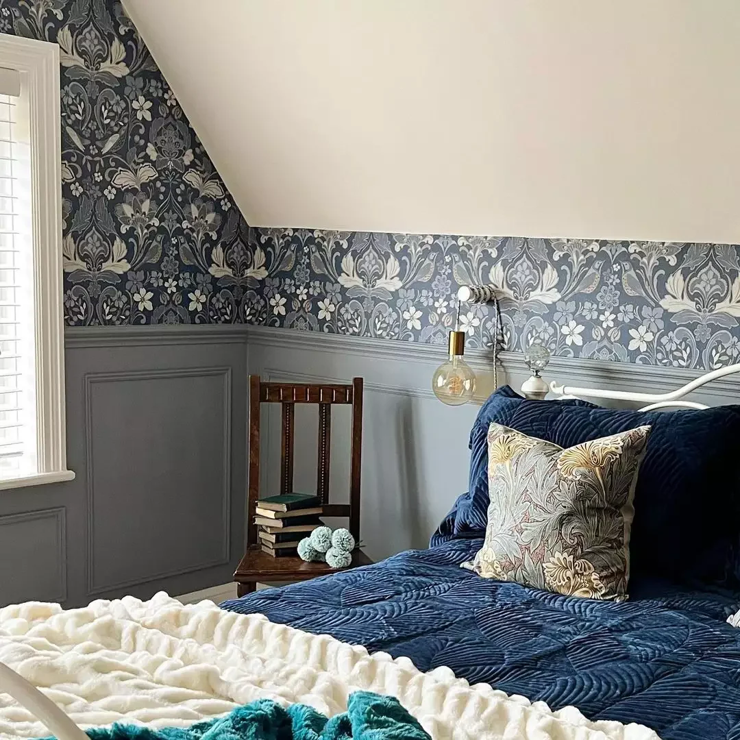 33 Cozy Attic Bedroom Ideas That Will Transform Your Space 22 Decorate in Victorian Style