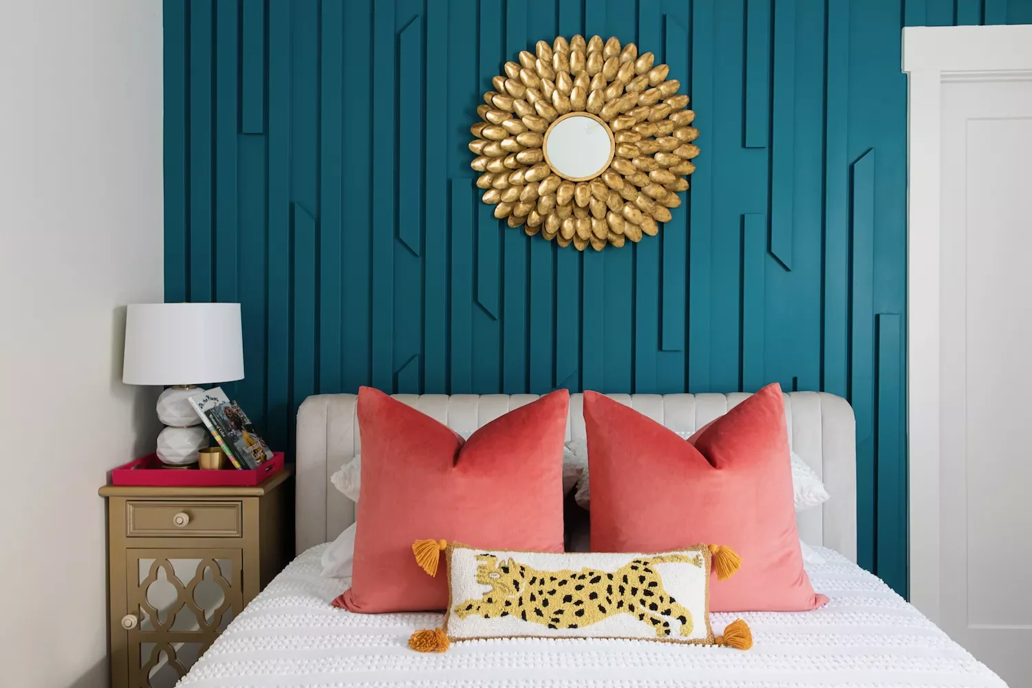 77 Bedroom Design Ideas That Perfectly Balance Personal Style and Sophistication Decorate the Accent Wall