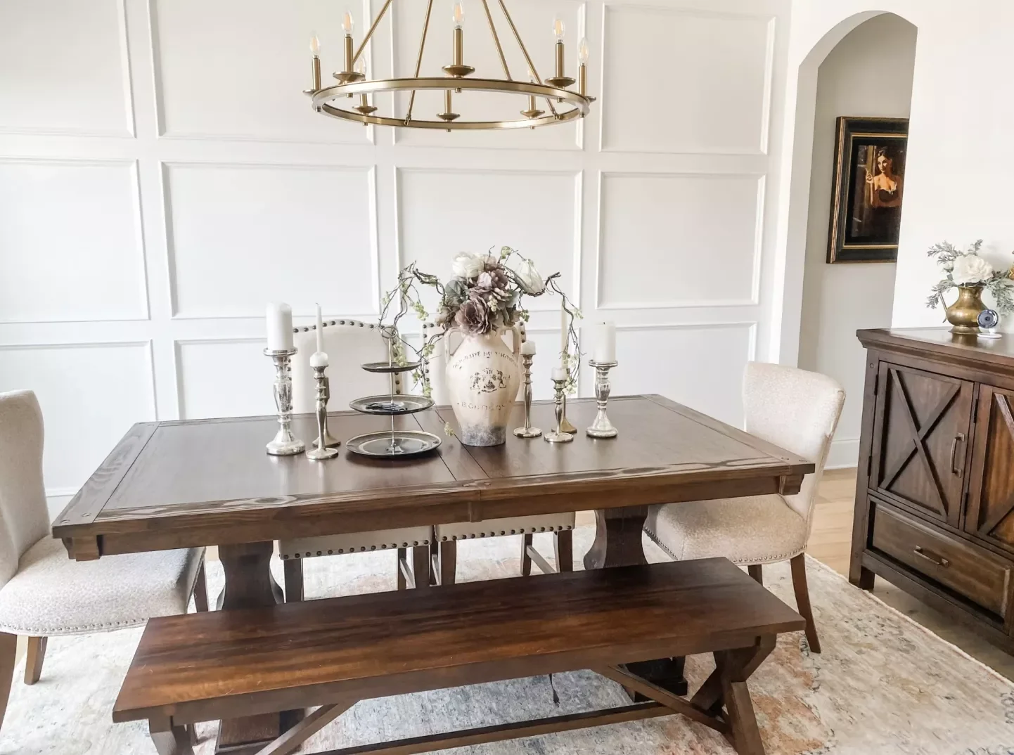 20 Brilliant Ways to Decorate Your Home with Candles 15 Decorate the Dining Table