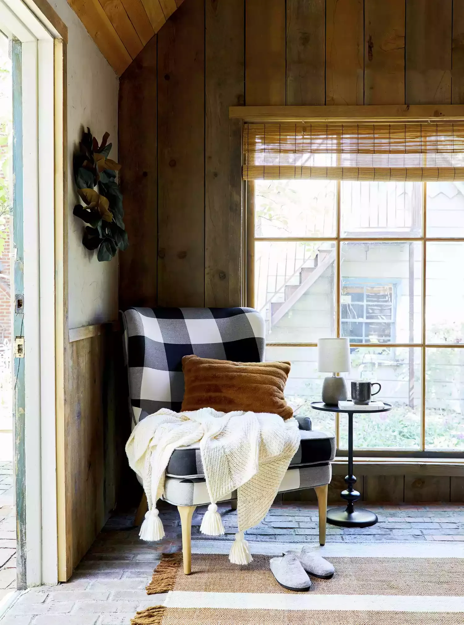 65 Cozy Fall Decorating Ideas to Transform Your Home This Autumn 19 Decorate the Reading Nook