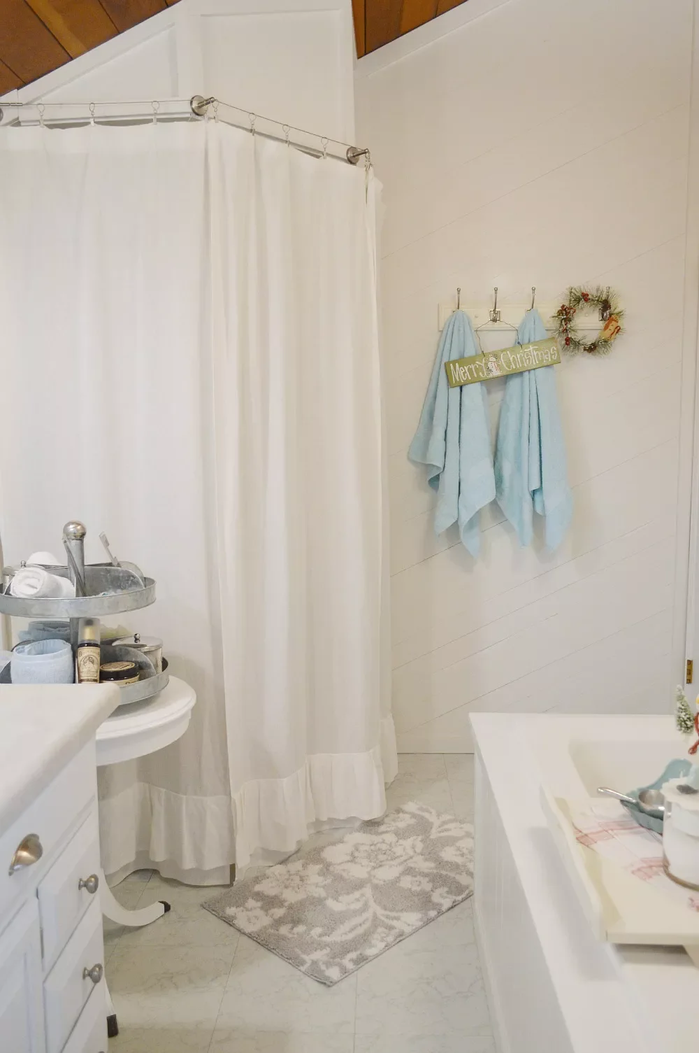 32 Christmas Bathroom Ideas That Create a Holiday Wonderland Decorate the Towel Rack