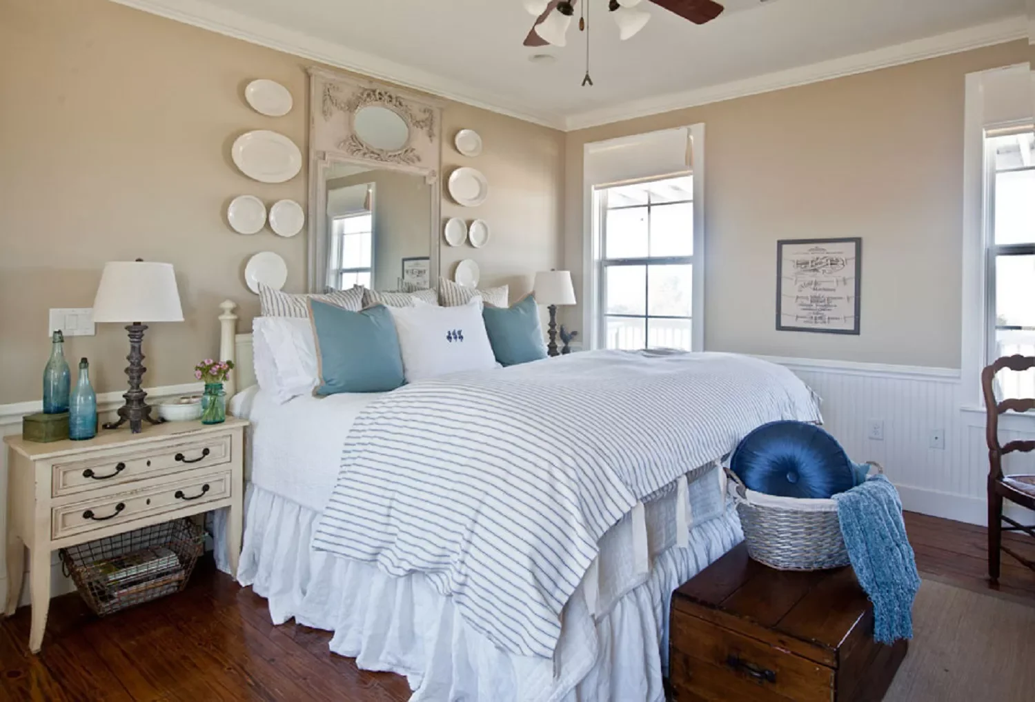 49 Stunning Farmhouse Bedroom Designs That Will Transform Your Space 32 Decorative Wall Plates
