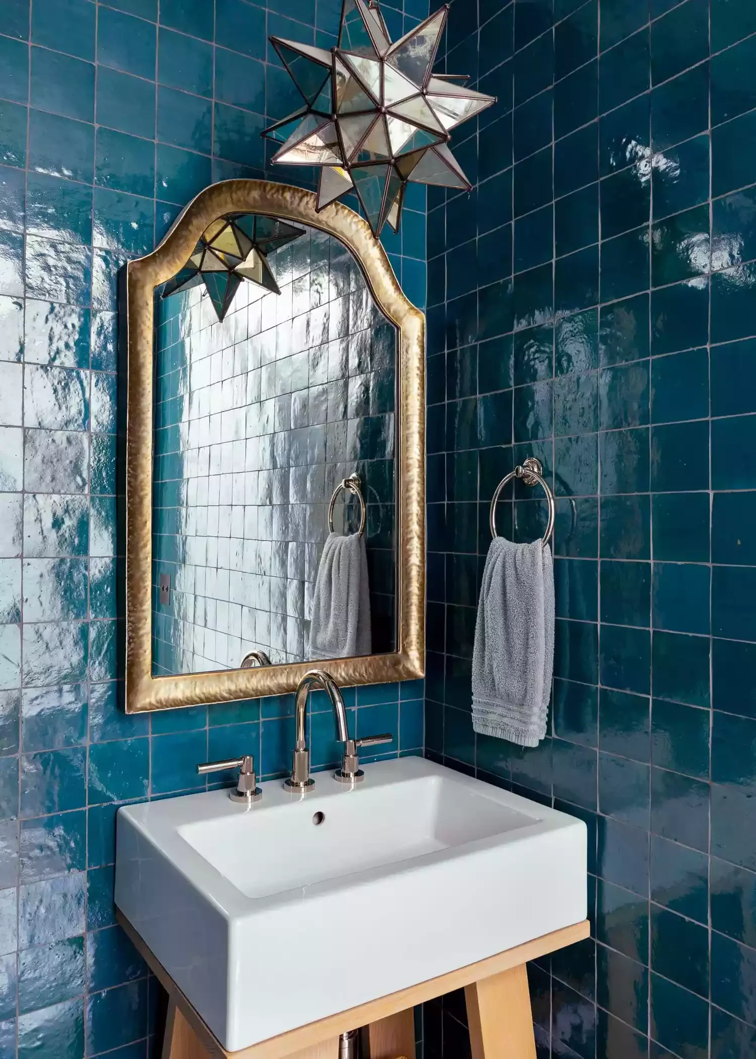 41 Stunning Bathroom Color Ideas to Transform Your Space Deep Blue