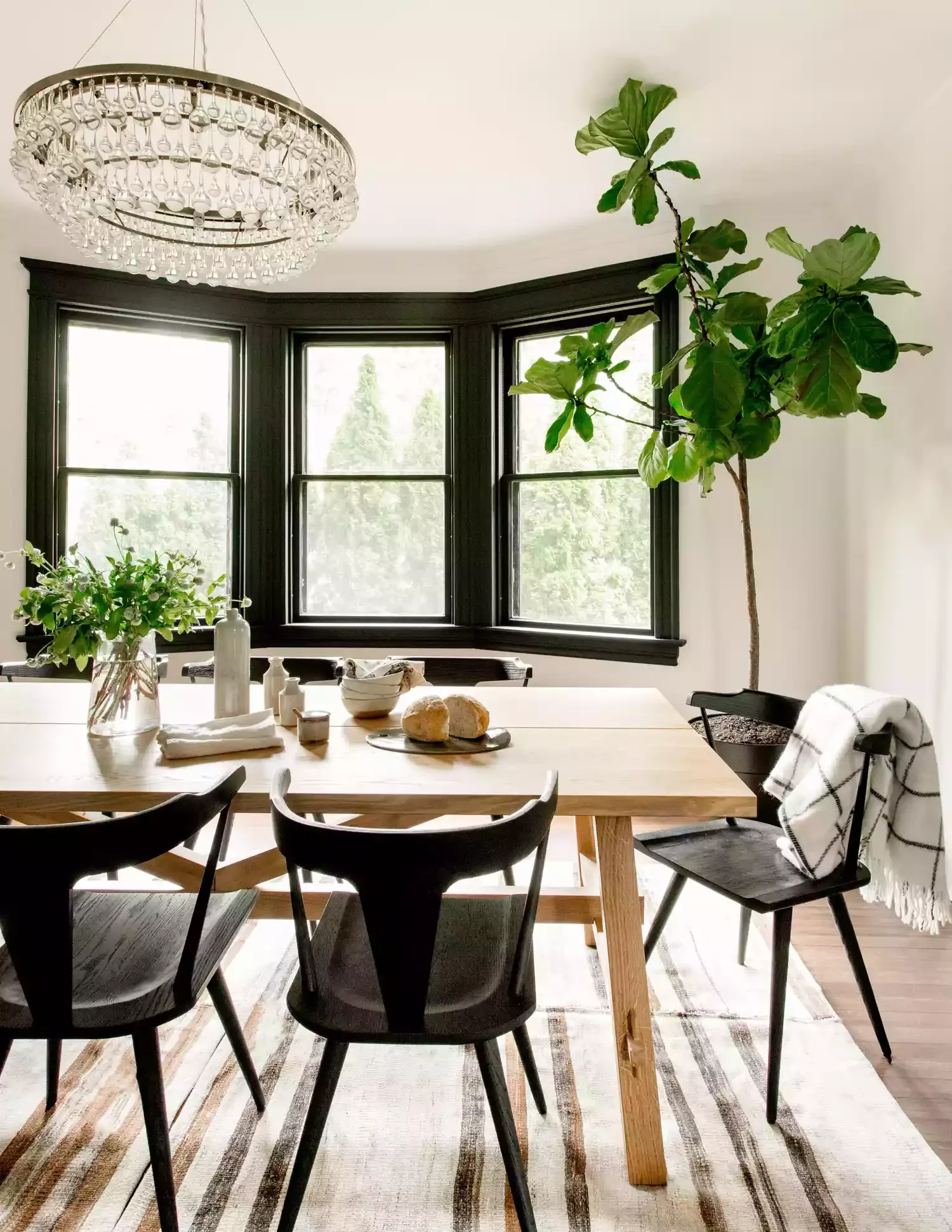 45 Brilliant Bay Window Ideas That Will Transform Your Home 29 Define Sash Windows
