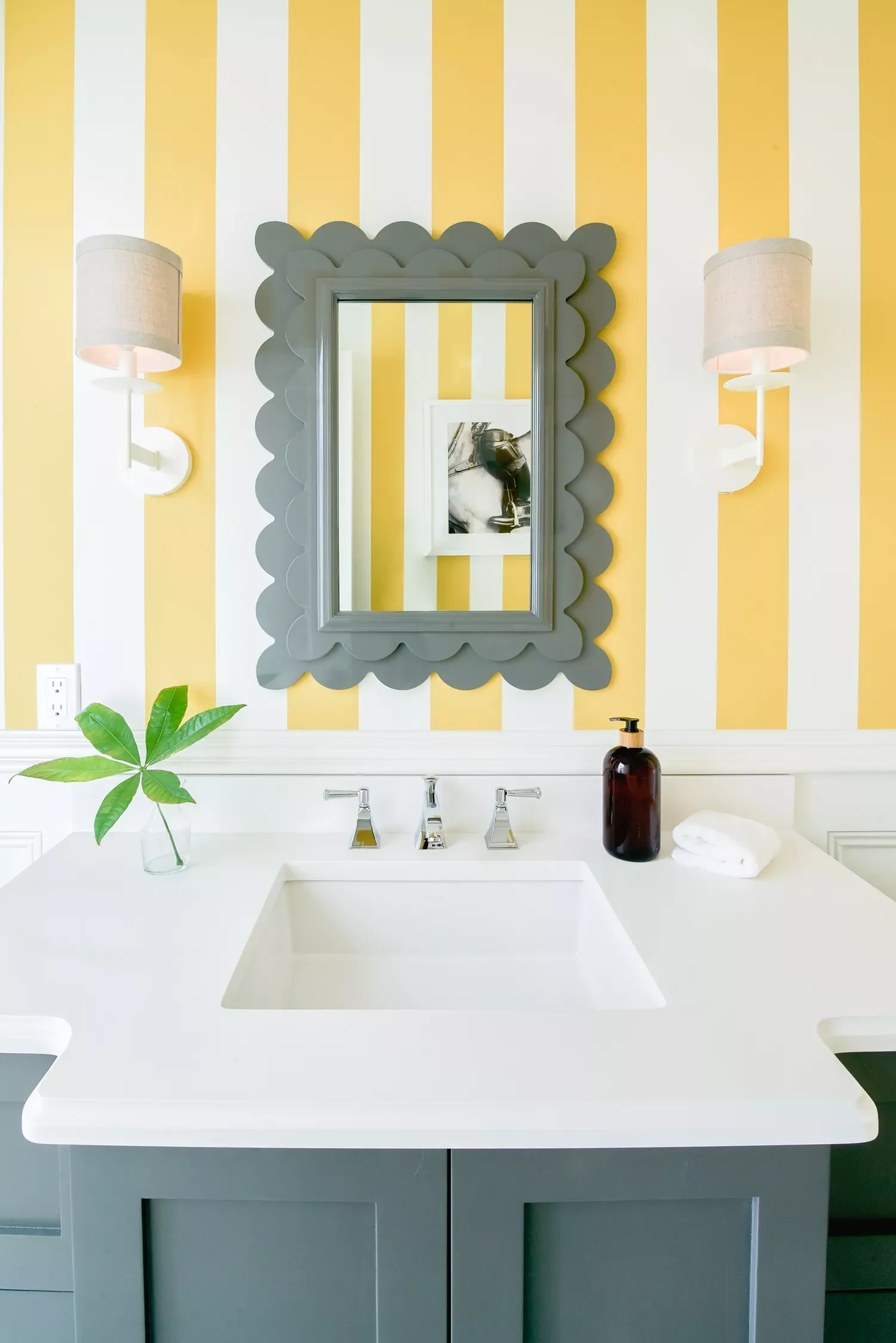 30 Bathroom Wall Decor Ideas That Refresh Your Space This Year Define Space With Sconces
