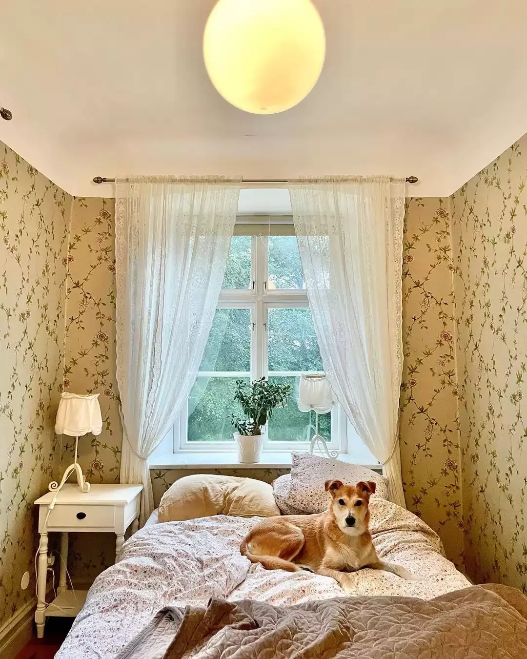 49 Stunning Farmhouse Bedroom Designs That Will Transform Your Space 16 Delicate Patterned Wallpaper