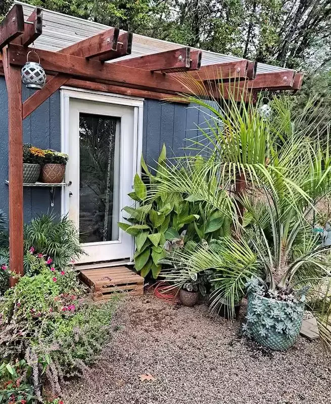 82 Stunning Front Yard Landscaping Ideas to Transform Your Home's Curb Appeal This Spring Desert-Friendly Containers
