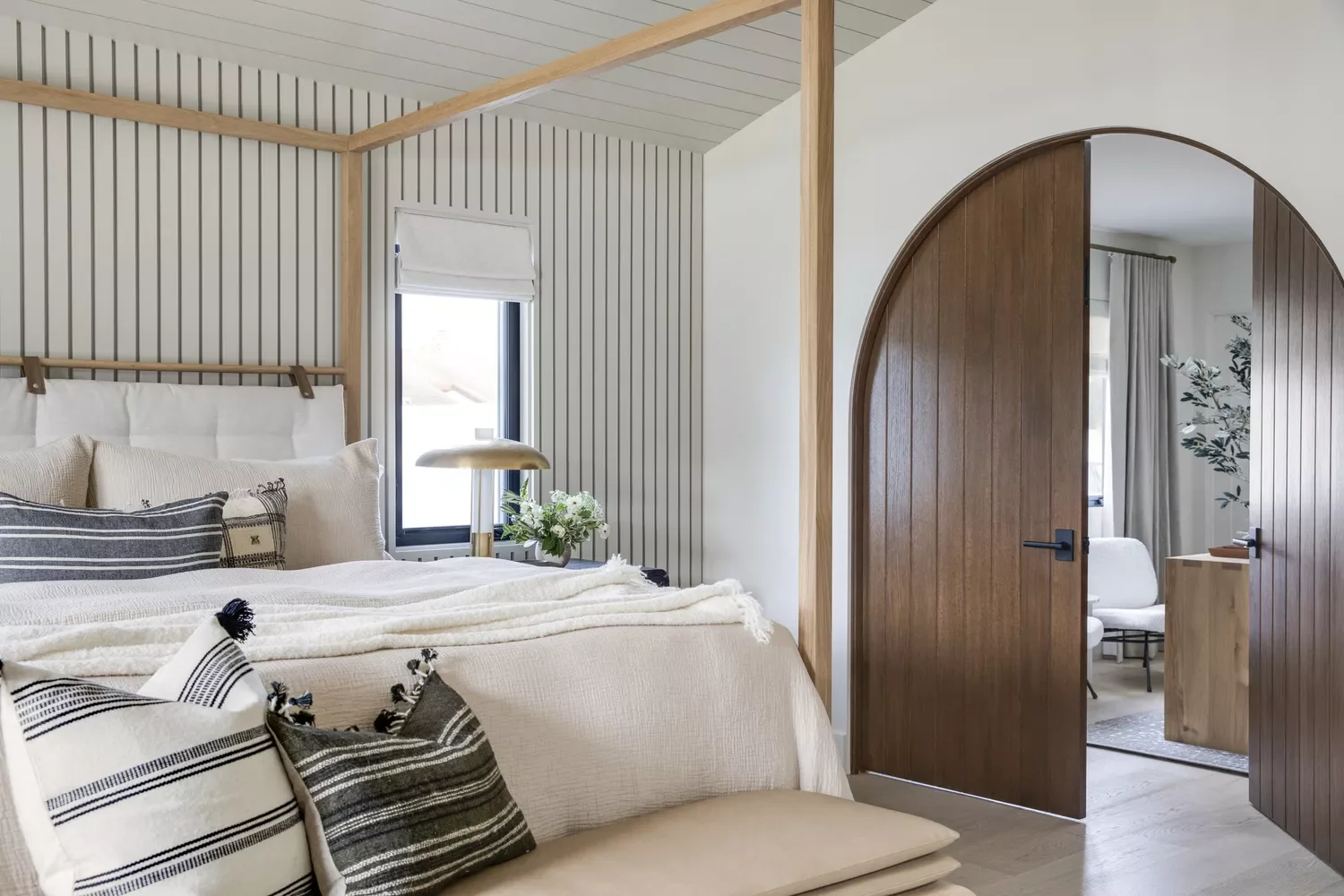 38 Charming Coastal Farmhouse Decorating Ideas to Transform Your Home 37 Design With Stripes