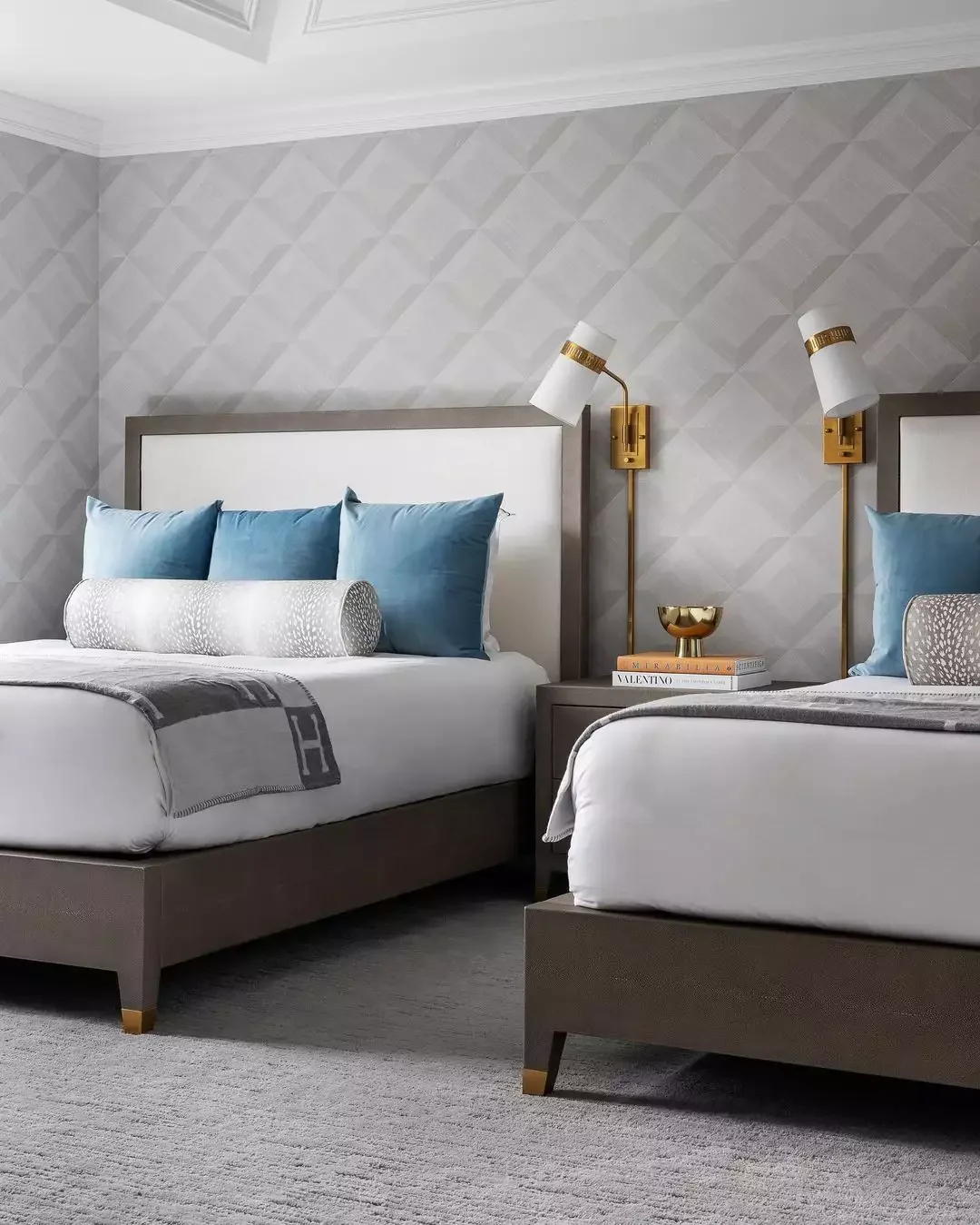 22 Peaceful and Expert-Approved Bedroom Arrangement Ideas 14 Design a Bedroom With Two Beds