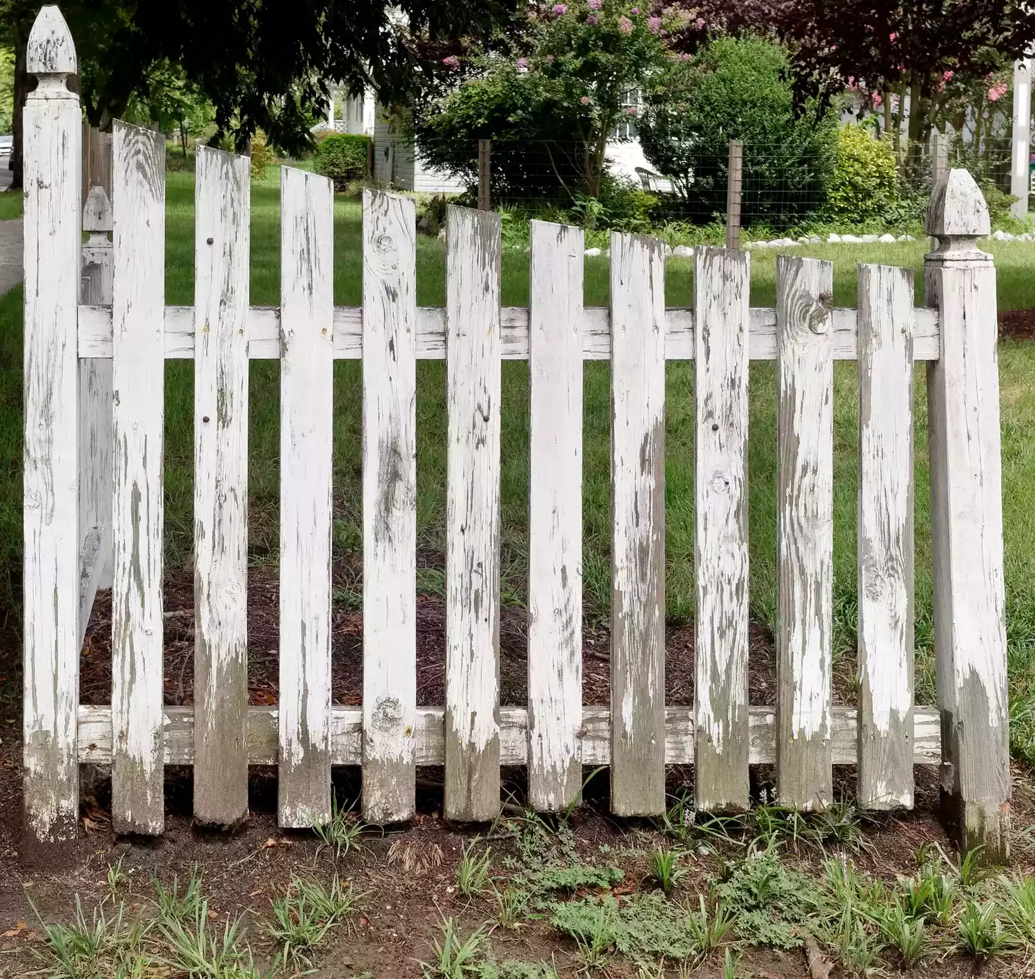 Design a Weathered Wooden Fence