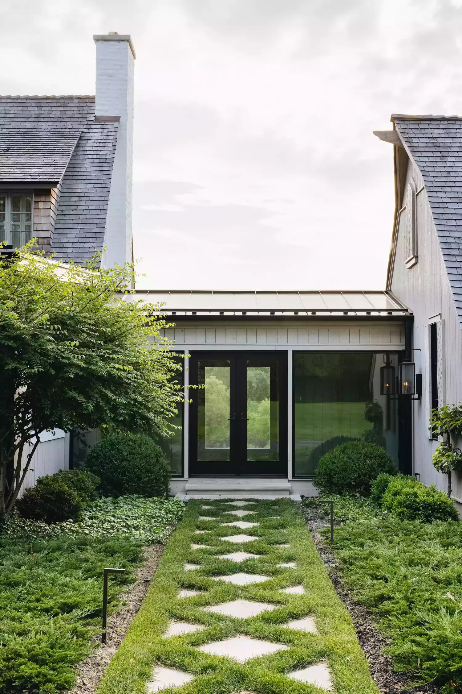 27 Gorgeous Garden Pathway Ideas to Transform Your Outdoor Space Diamon Concrete Paver Walkway