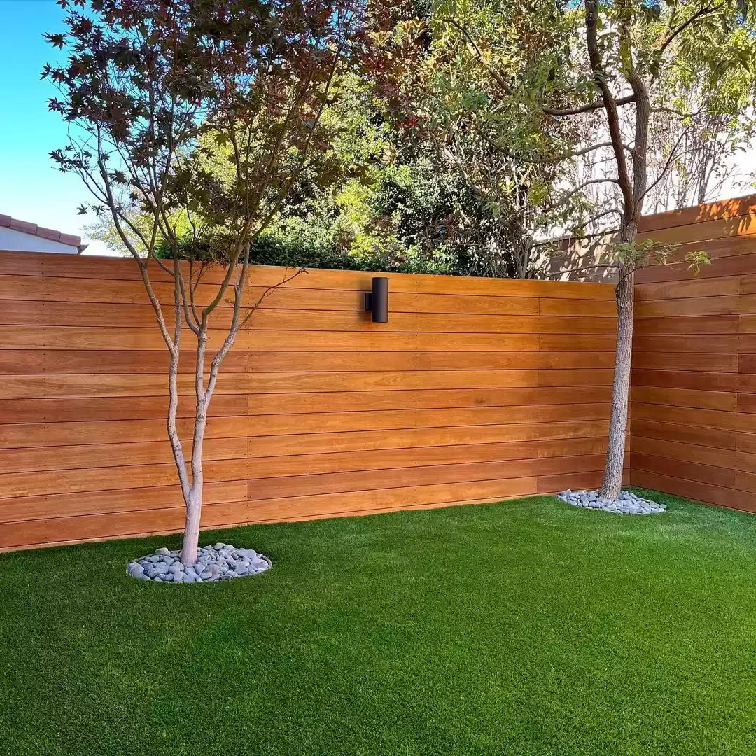 17 Stylish Horizontal Fence Designs That Will Transform Your Outdoor Privacy Different Heights